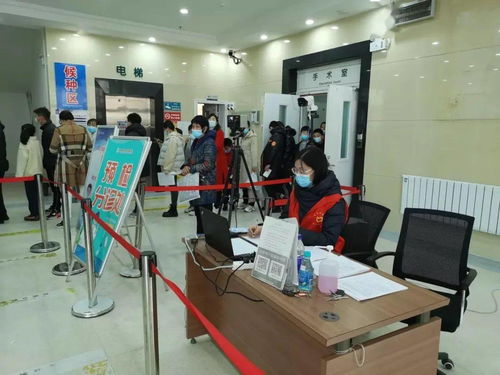 實(shí)驗(yàn)小學(xué)教師疫苗接種志愿服務(wù)在行動 用專業(yè)守護(hù)健康，以咨詢傳遞關(guān)懷